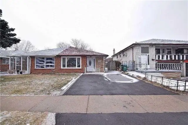 renting house in Long Term Rentals in Mississauga / Peel Region - Image 2