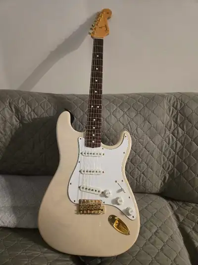 1989 Fender American Vintage Limited Edition '62 Stratocaster, View more