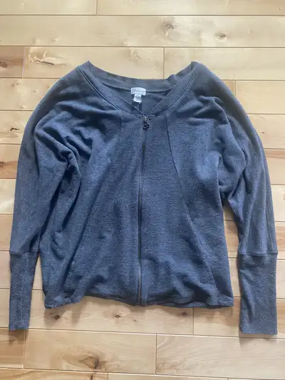 3 Ladies sweaters xs/small ($15 for 3 sweaters), View more