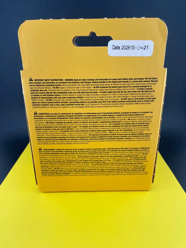 Dewalt DCB205 5AH 2 Pack Like New in Power Tools in City of Toronto - Image 4