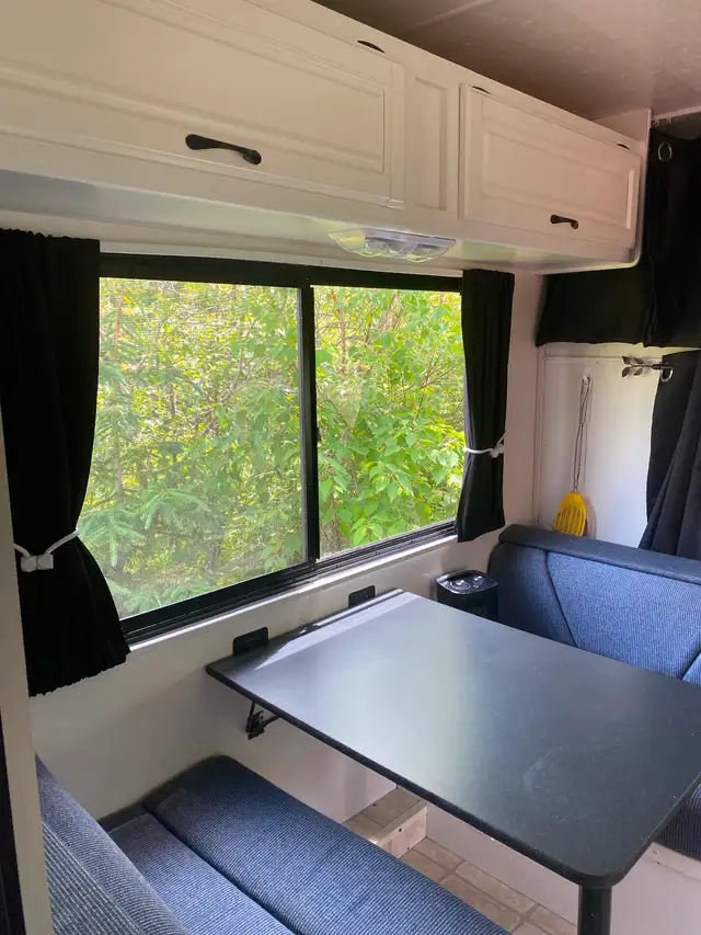 E350 Motorhome ClassC in RVs & Motorhomes in Summerside - Image 8
