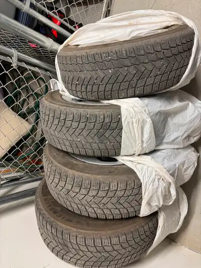 snow tires set of 4 Michelin 225 65 17