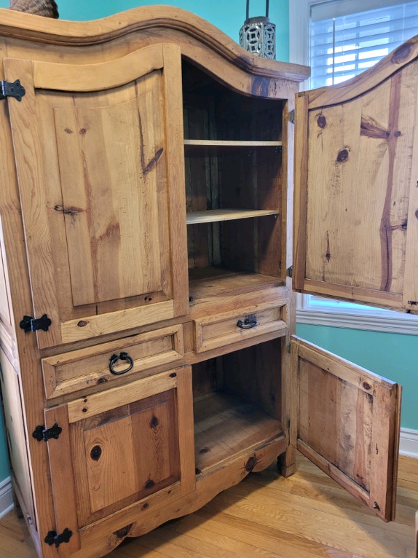 Meuble télévision qui peut servir de rangement en pin Meubles de télé