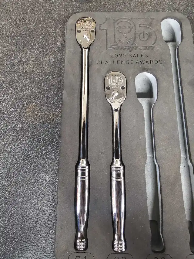 2 limited snap on 105 anniversary 3/8 ratchets with foam in Hand Tools in Winnipeg - Image 4