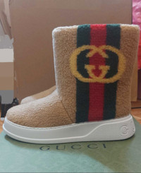 Gucci auckland interlock furry boot