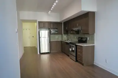 Warden & Highway 7, 1 bdm + den, 2 Full baths, for rent