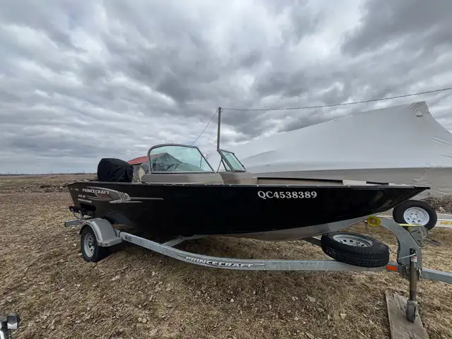 Princecraft Hudson DLX WS 2014 – 150 HP in Powerboats & Motorboats in Laval / North Shore - Image 2