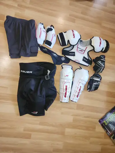 Bauer -Full Set Hockey Equipment - Youth Large, View more
