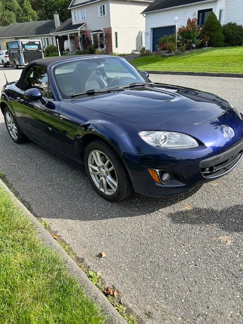 Mazda MX5 GX 2011 dans Autos et camions  à Sherbrooke - Image 2