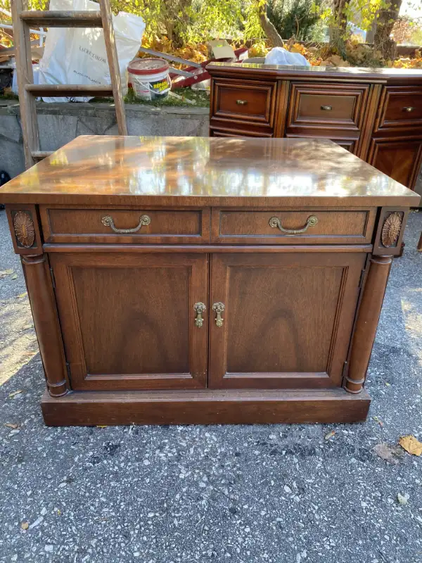 Livingroom wood end table in Other Tables in City of Toronto - Image 2