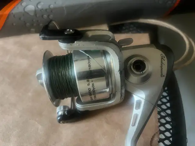 fishing rod and reel in Other in Ottawa - Image 4