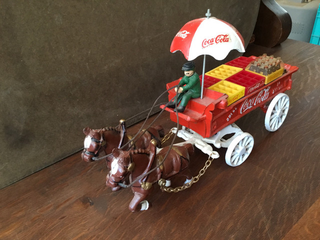Cast Iron Coca Cola Horse Drawn Wagon $150 in Arts & Collectibles in Trenton - Image 2