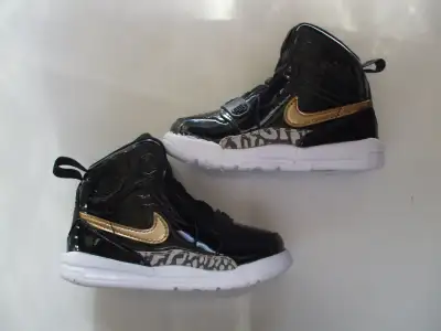 Souliers / Nike Air Jordan Legacy Kids Sz. 6c Shoes, View more