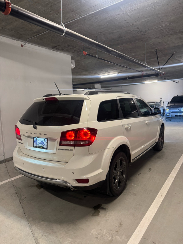 dodge journey crossroads  in Cars & Trucks in Burnaby/New Westminster - Image 3