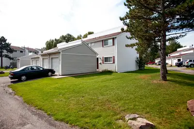Three bedroom townhouse at 7001 Casey St, Niagara Falls