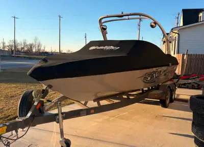 Ready to elevate your summer? Up for sale is a classic 2007 Malibu Wakesetter 22 LSV, the perfect al...