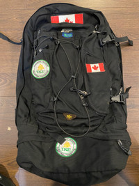 MEC dual travel bag. Detachable backpack. With rain cover. 