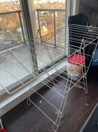 Clothes drying rack