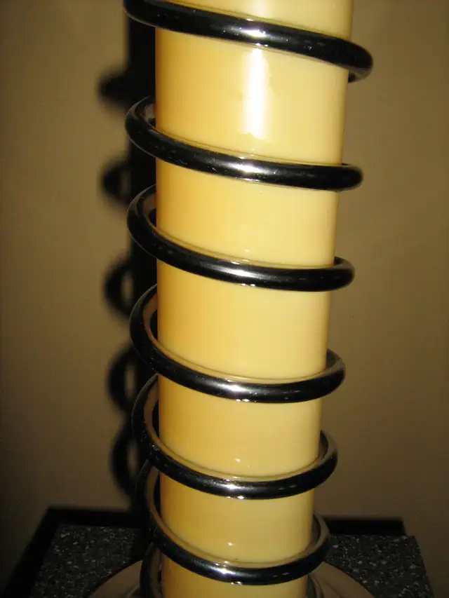 VINTAGE MCM ARTISAN SCULPTURAL  CHROME COIL SPRING MUSHROOM LAMP in Indoor Lighting & Fans in City of Toronto - Image 6