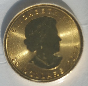 One Half oz Gold Maple Leaf - Royal Canadian Mint dans Art et objets de collection  à Calgary - Image 4