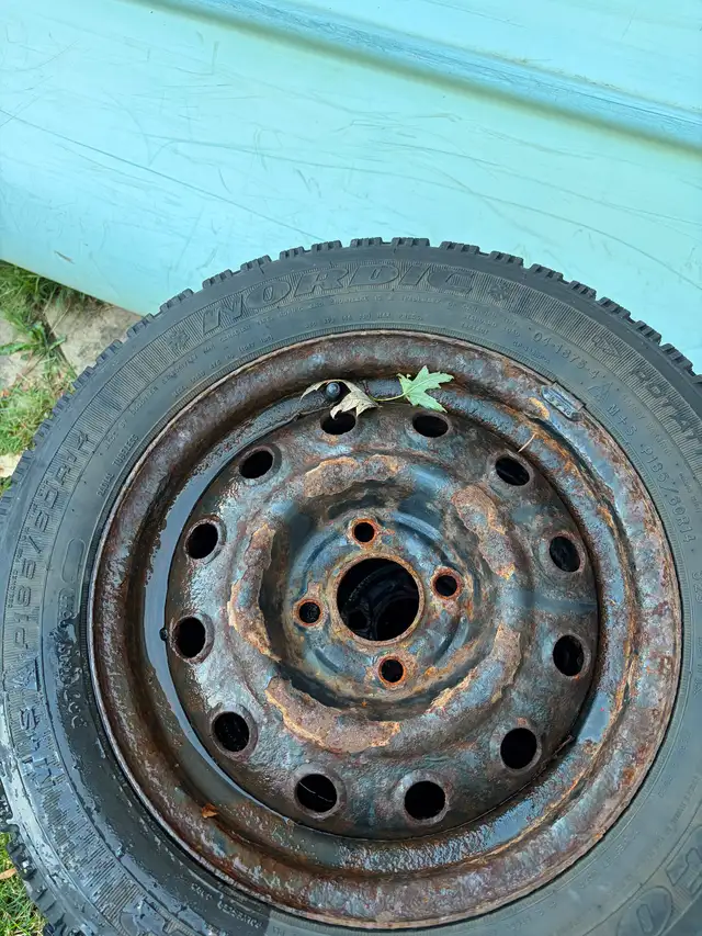 14” Nokian Nordman Winter Tires on Steel Rims – 195/60R14 – Read in Tires & Rims in Cambridge - Image 3