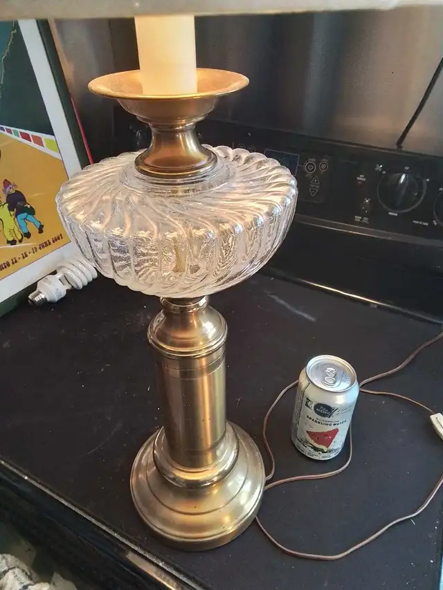 Vintage Brass and Glass Table Lamp with Pleated Shade in Indoor Lighting & Fans in City of Toronto - Image 3