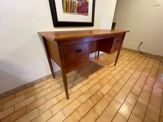 Mid-Century Modern Teak Desk in Desks in City of Toronto - Image 7