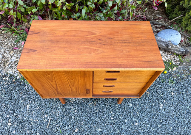Vintage Canadian Teak Credenza  in Hutches & Display Cabinets in Victoria - Image 2