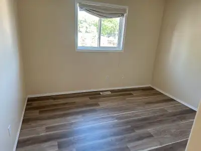 saprate room available in house