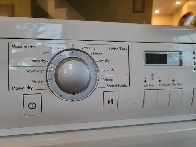 LG Dryer in Washers & Dryers in Bedford - Image 4