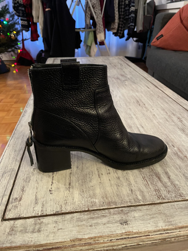 Chaussures femme hiver noires en cuir Geox - Giulila dans Femmes - Chaussures  à Ville de Montréal - Image 2