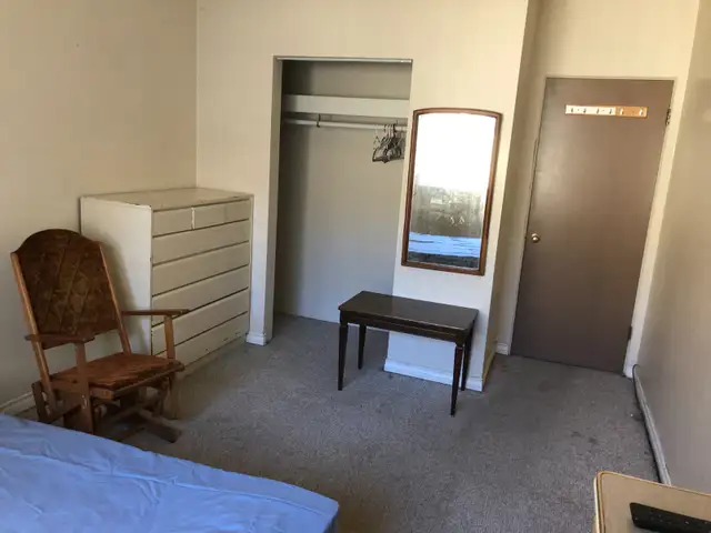 Room mate wanted for February 1 in Room Rentals & Roommates in Burnaby/New Westminster - Image 7