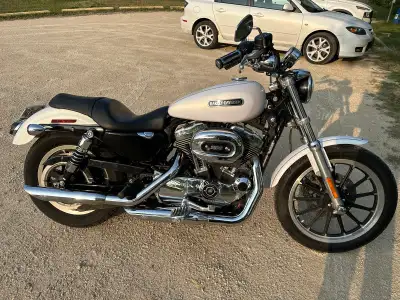 Very clean bike. Has about 38000 km. I got bunch of extra parts for it as well. Quick release wind s...