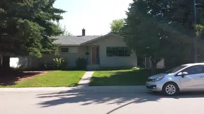 August 1 Room for rent Brentwood near U of C and Station