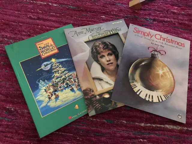 Piano (& guitar) music books 4 xmas (various levels)  in Pianos & Keyboards in Ottawa - Image 2