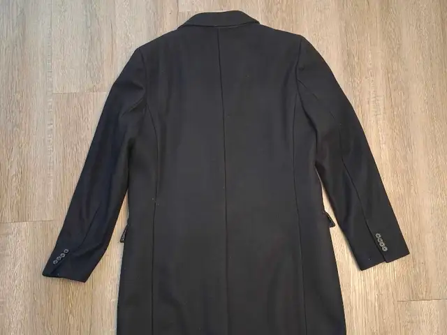 Club Monaco Blazer in Men's in Cambridge - Image 4