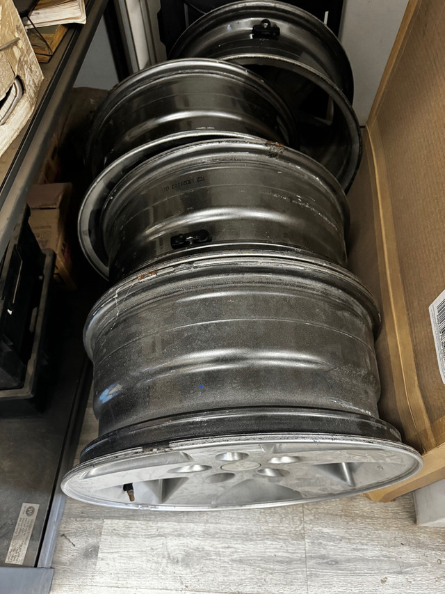 Jeep JK Rubicon Rims set of 5 in Tires & Rims in Hamilton - Image 2
