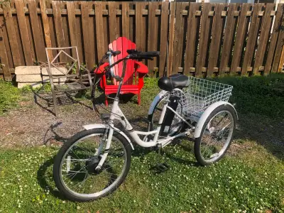 VÉLO 3 ROUES ÉLECTRIQUE POUR ADULTE PRESQUE NEUF, View more