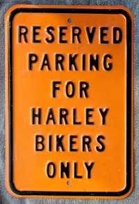 Pancarte stationnement Harley. 18x12" Authentic parking sign.