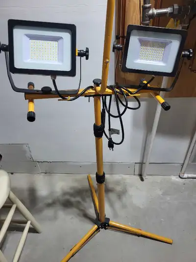 Twin head lights with tripod, View more