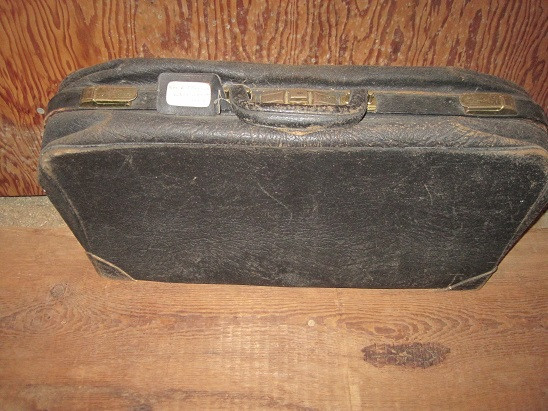 Vintage Luggage/Suitcase in Arts & Collectibles in Cambridge