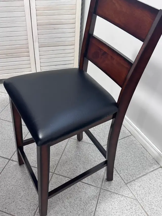 Counter Height Wooden Dining Table Set with 4 Chairs - Great Con in Dining Tables & Sets in City of Toronto - Image 4