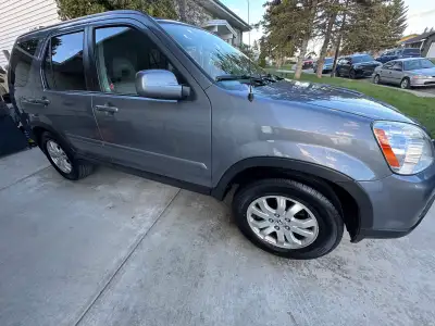 2005 Honda CRVEX all-wheel-drive no accident super clean no rust clean windshield tuneup has been do...