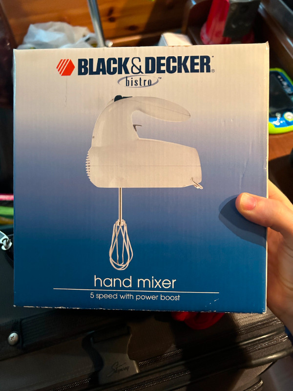 Black &amp; Decker Bistro Hand Mixer 5-Speed with Power Boost in Processors, Blenders & Juicers in City of Montréal