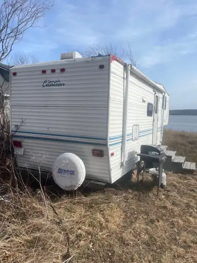 1997 citation 5 th wheel camper for sale needs work on bathroom roof shower is not there either but...
