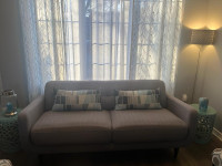 Large Grey Couch *WE CAN DELIVER*