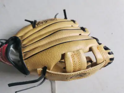 NEW Rawlings Kids 9-inch  Baseball/Softball Glove, View more