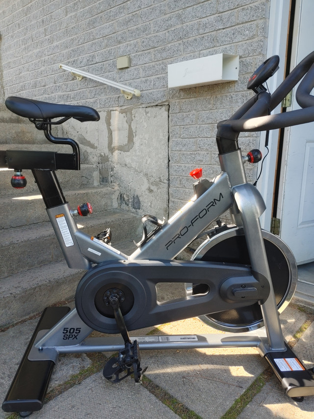 Spinning pro form 505 spx...300$ ferme pas négociable dans Appareils d'exercice domestique  à Longueuil/Rive Sud