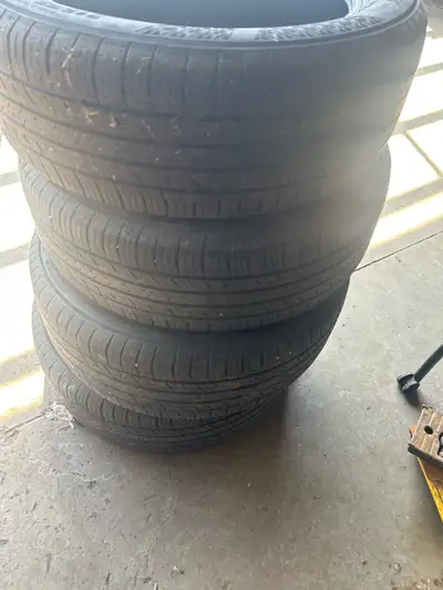 All season 215/55R18 Kumho Crugen HP71 DOT: 02/25 See pictures ( only both last years August and put...
