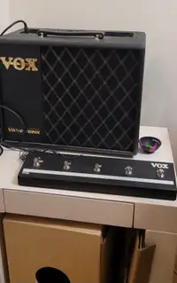 Vox VT20X Amp w/ 5 button footswitch
